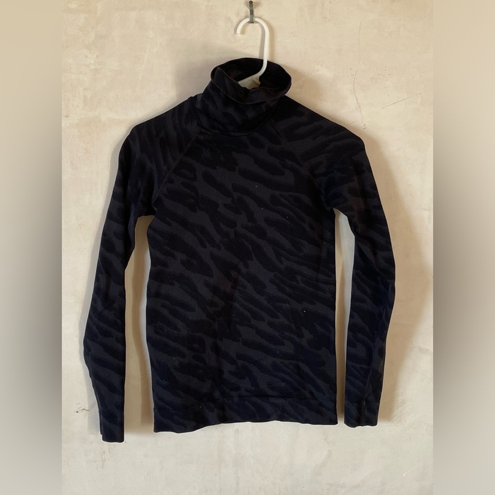 SWEATY BETTY Black Animal Print Base Layer Turtleneck Size S